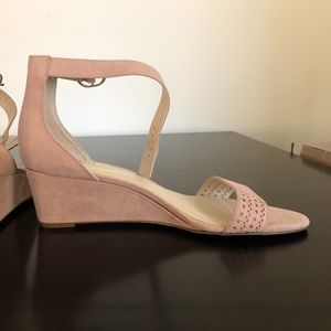 Blush Wedge